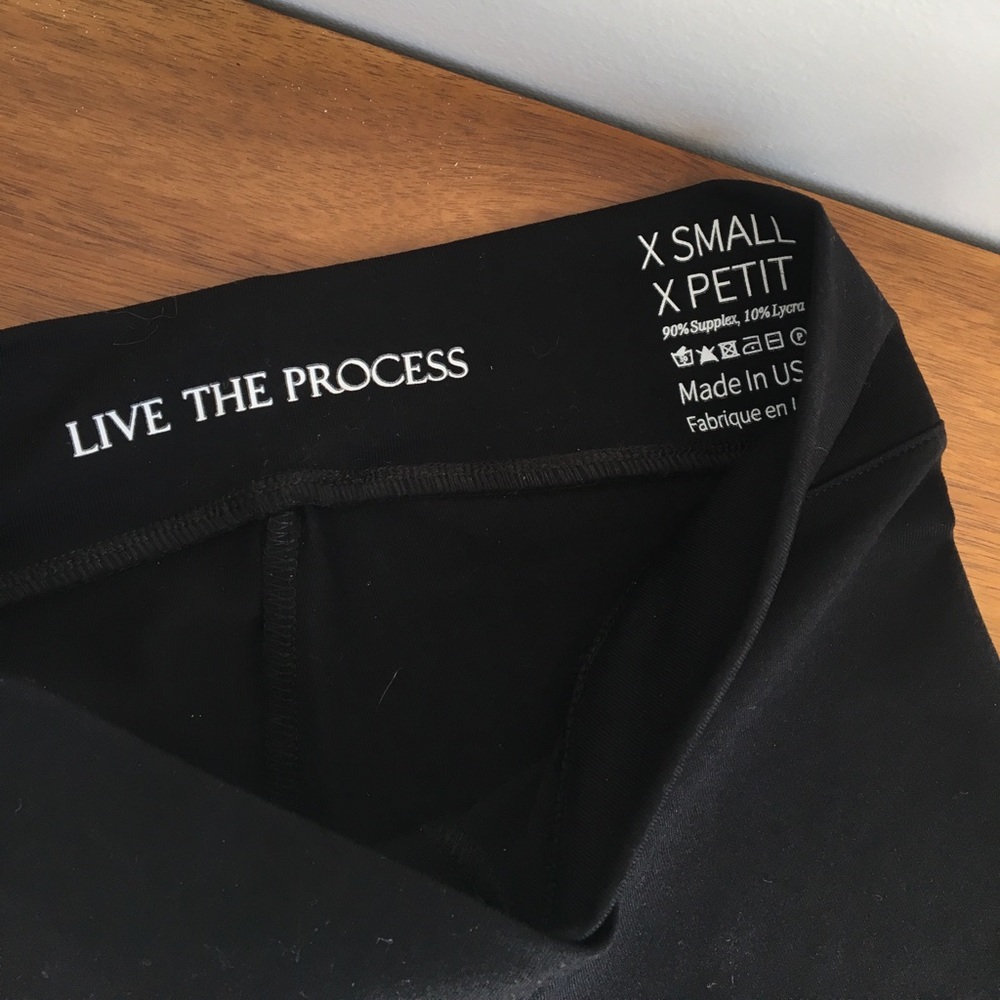 Live the Process V Short, XS